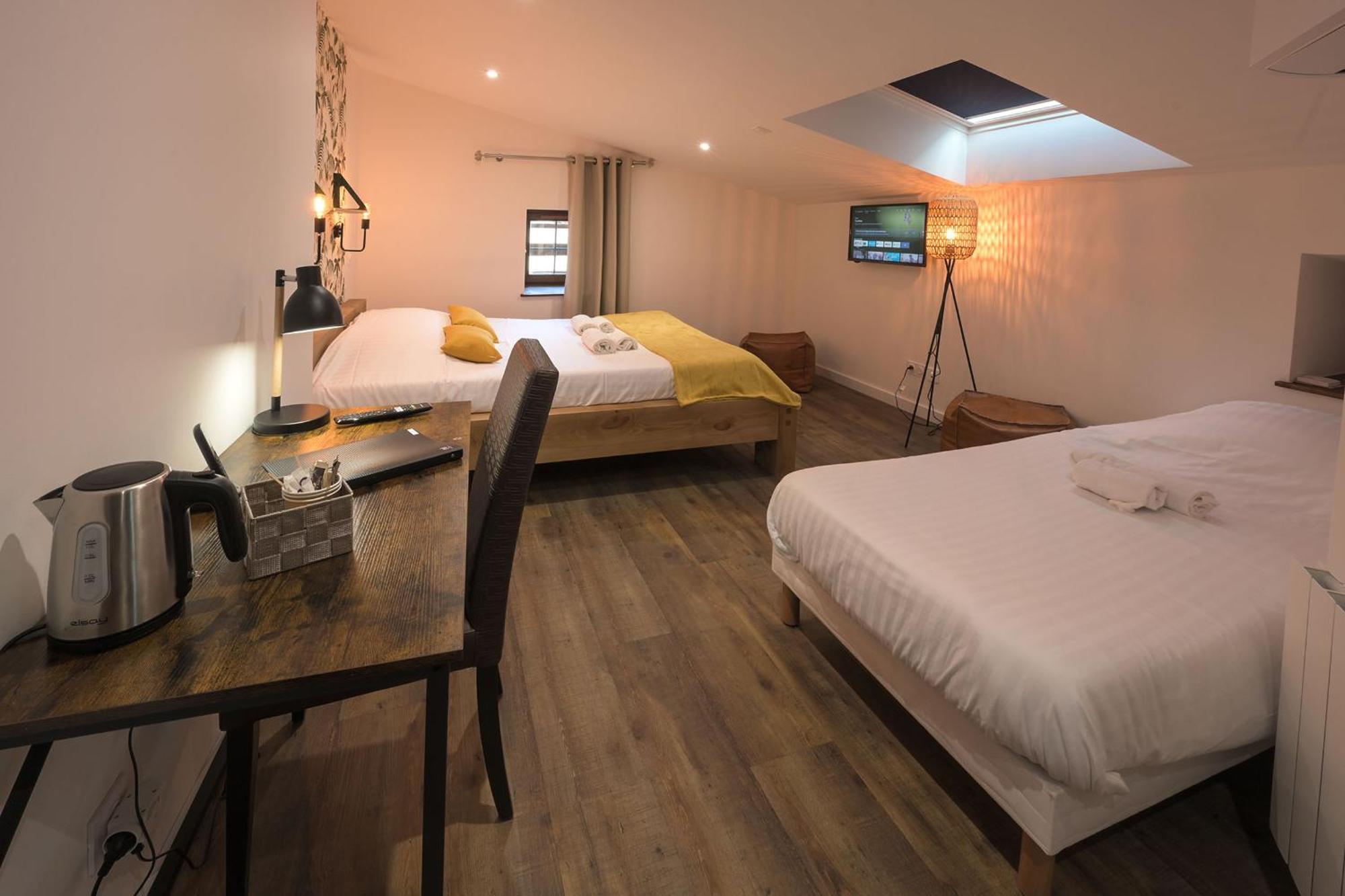 Hotel De La Croisee Poncin Εξωτερικό φωτογραφία