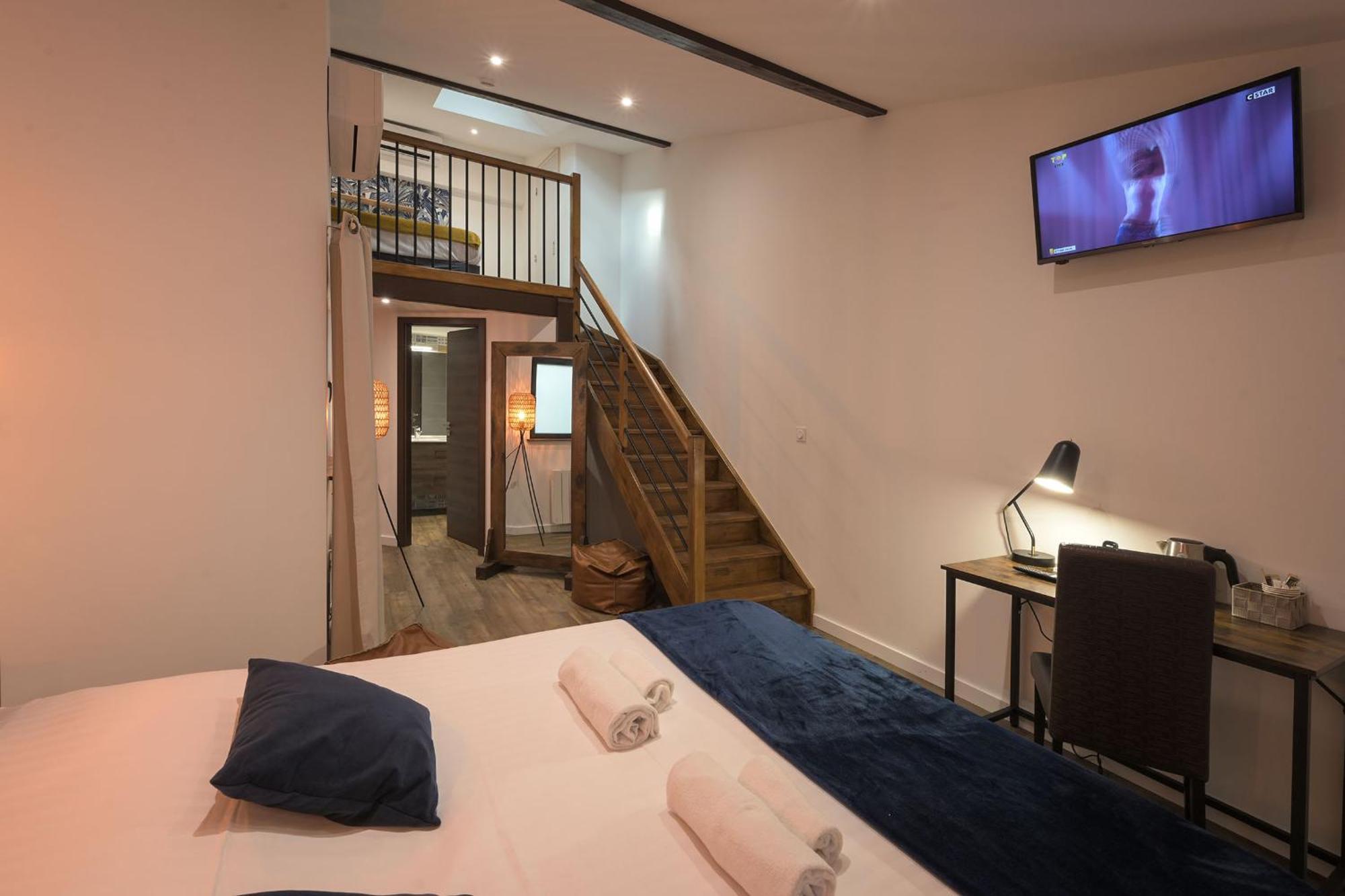 Hotel De La Croisee Poncin Εξωτερικό φωτογραφία