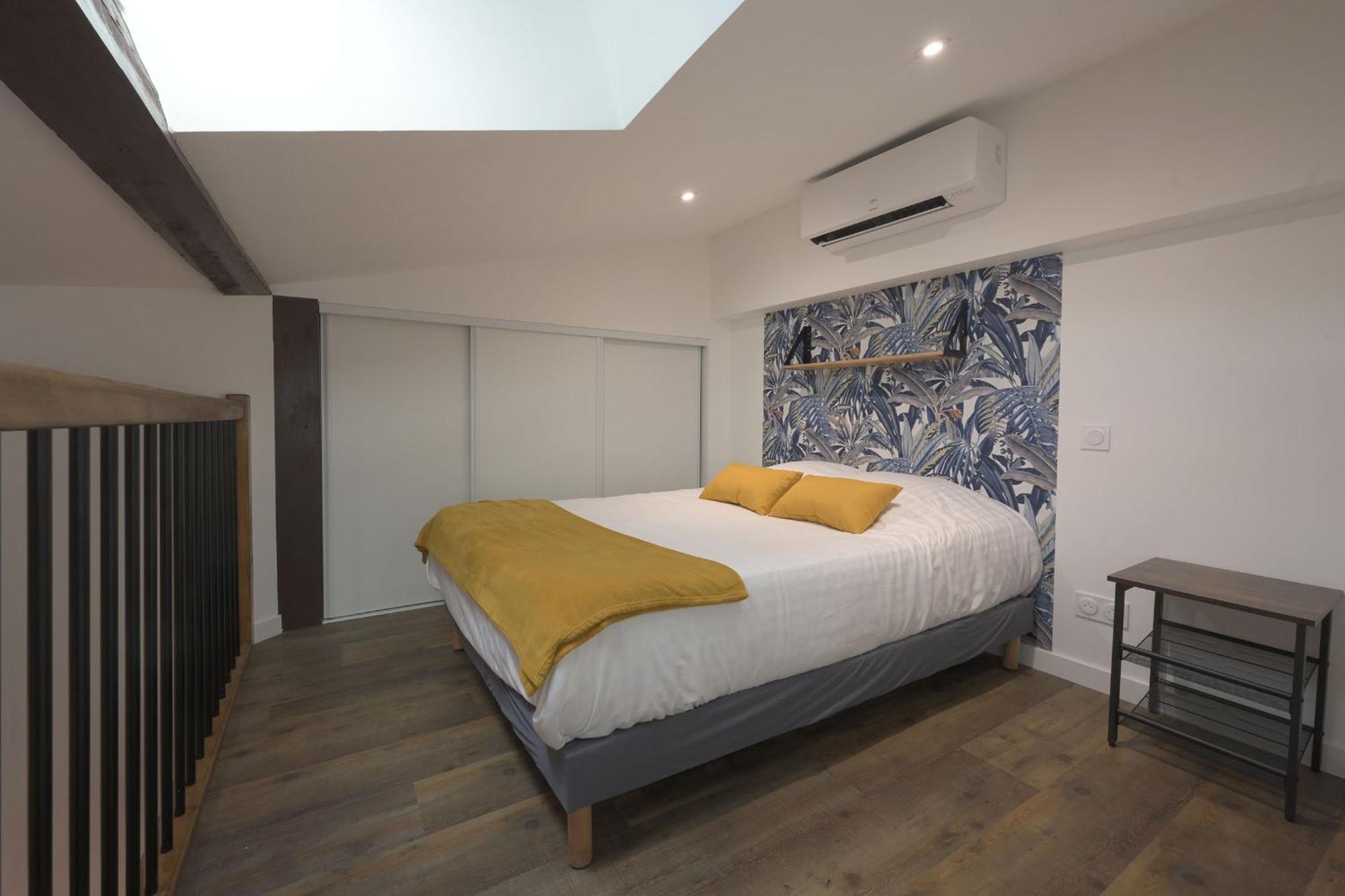 Hotel De La Croisee Poncin Εξωτερικό φωτογραφία