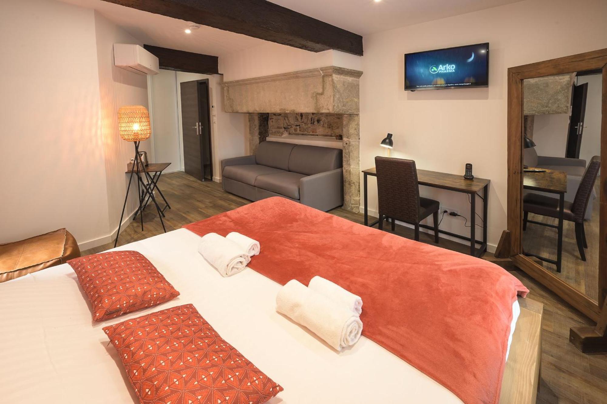 Hotel De La Croisee Poncin Εξωτερικό φωτογραφία