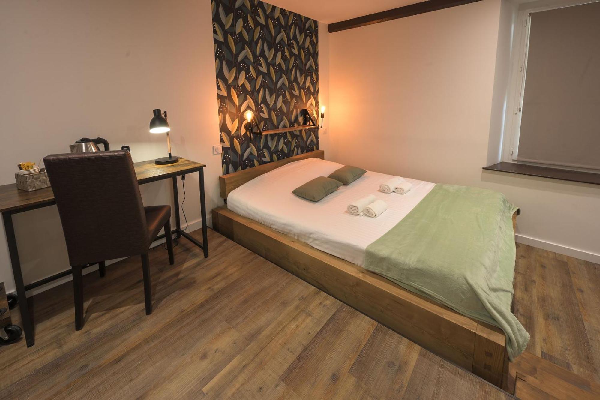 Hotel De La Croisee Poncin Εξωτερικό φωτογραφία