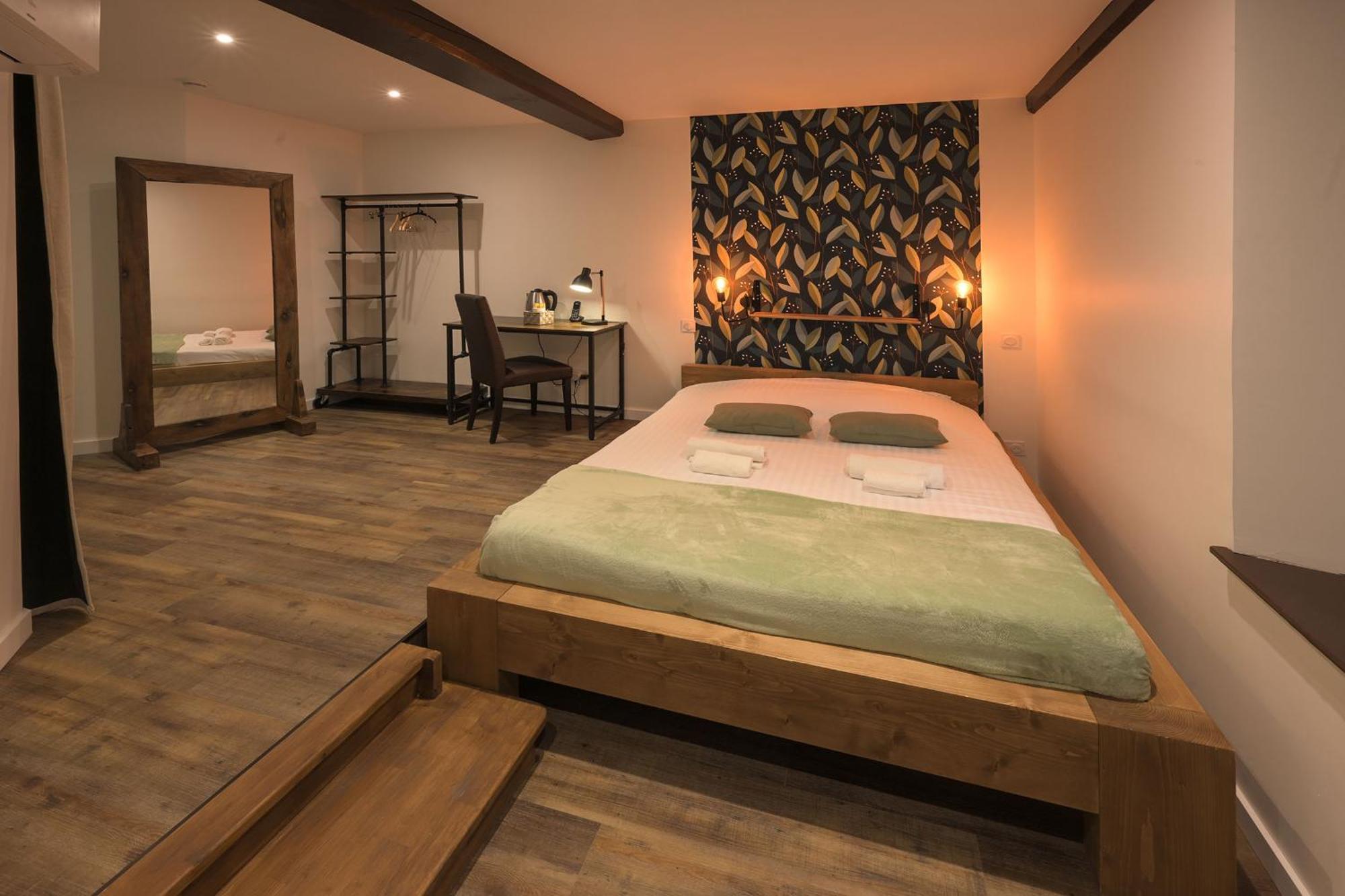 Hotel De La Croisee Poncin Εξωτερικό φωτογραφία