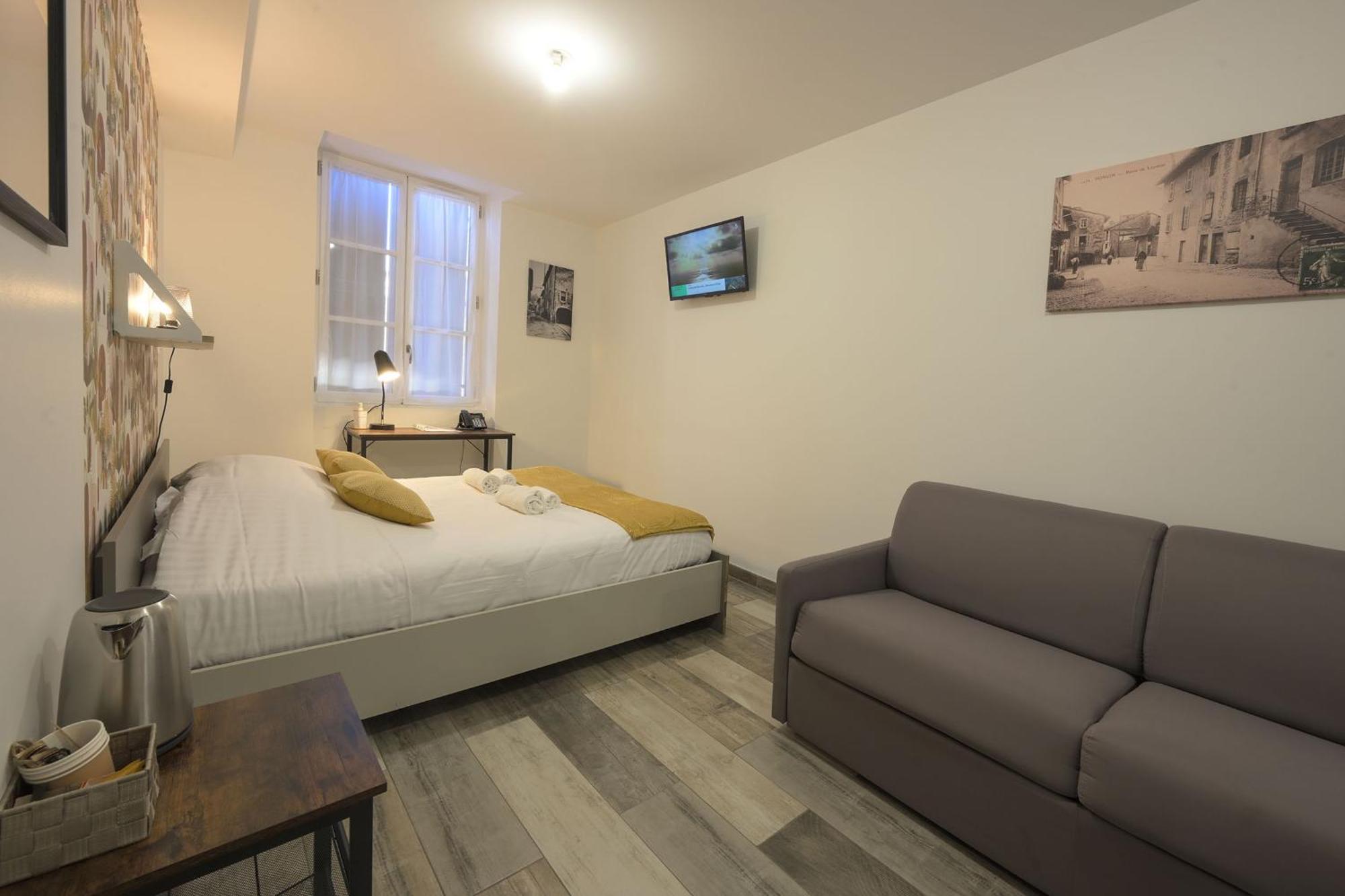 Hotel De La Croisee Poncin Εξωτερικό φωτογραφία
