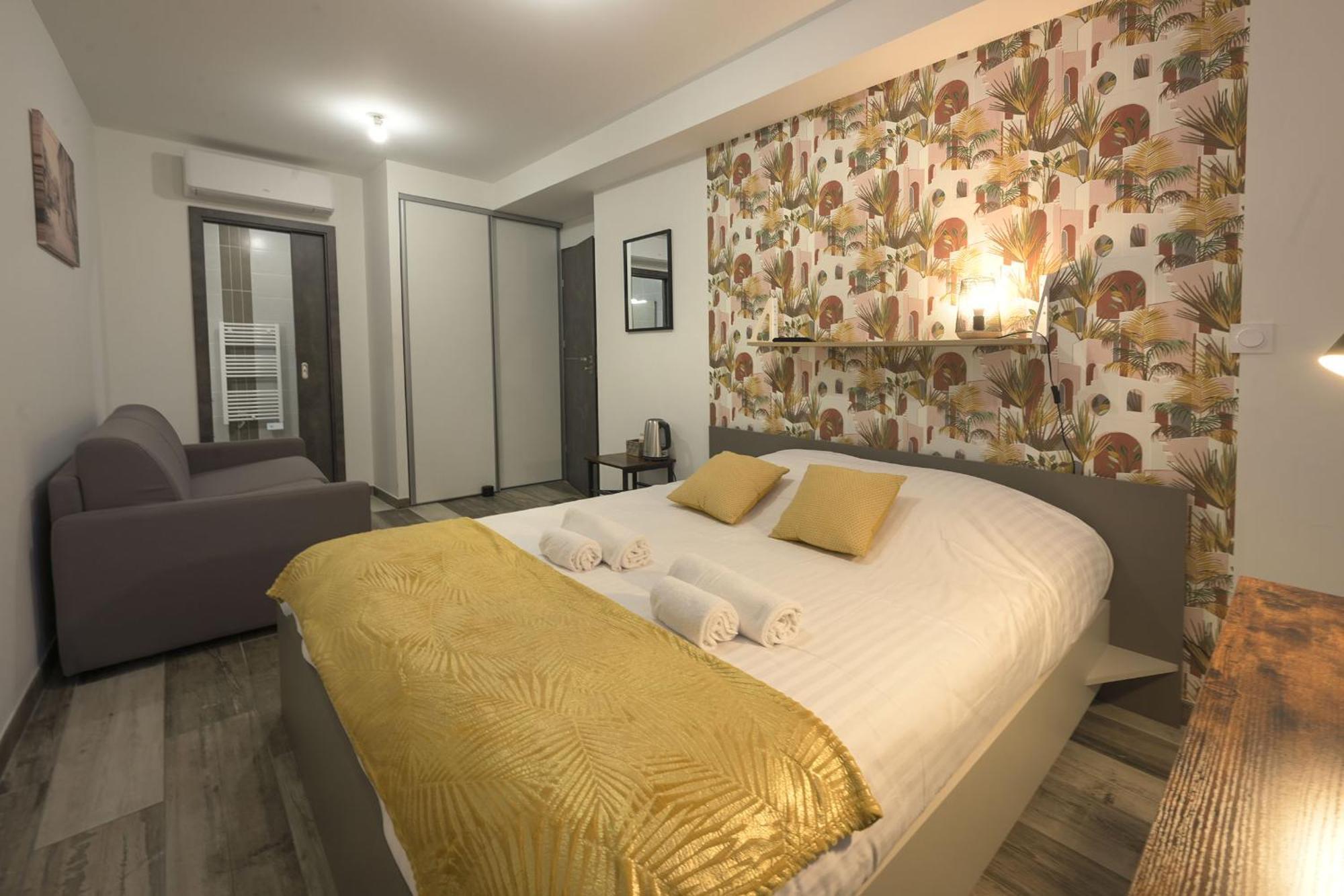 Hotel De La Croisee Poncin Εξωτερικό φωτογραφία
