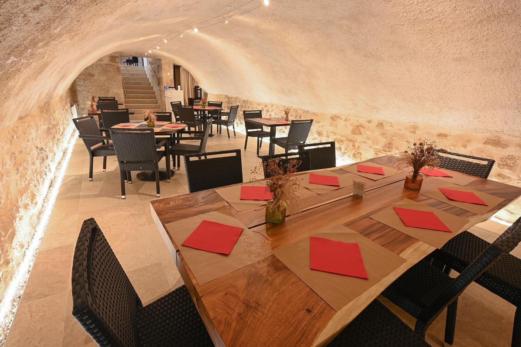 Hotel De La Croisee Poncin Εξωτερικό φωτογραφία