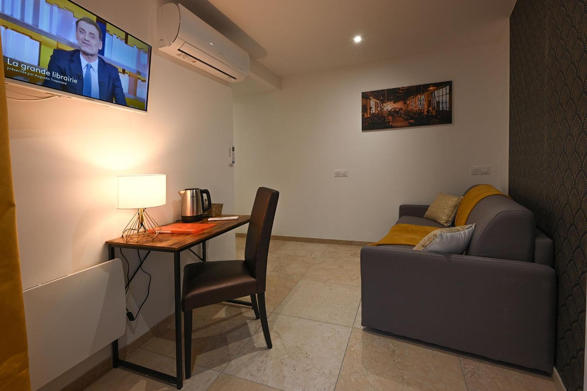 Hotel De La Croisee Poncin Δωμάτιο φωτογραφία