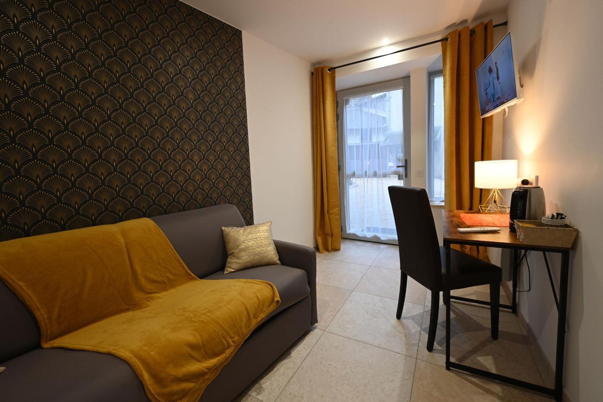 Hotel De La Croisee Poncin Εξωτερικό φωτογραφία